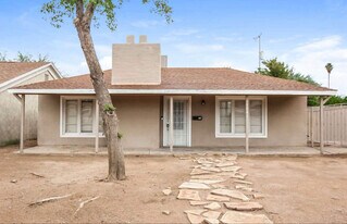 1046 E Indianola Ave in Phoenix, AZ - Building Photo