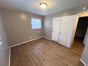 8932 Bessemer Ave in Berkeley, MO - Building Photo - Building Photo