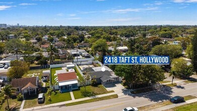2418 Taft St in Hollywood, FL - Foto de edificio - Building Photo
