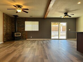 1633 S Farragut St in Ridgecrest, CA - Building Photo - Building Photo