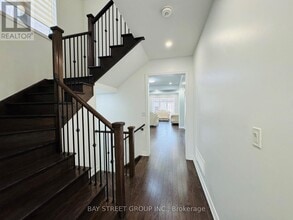 363 Silk Twist Dr in East Gwillimbury, ON - Building Photo - Building Photo