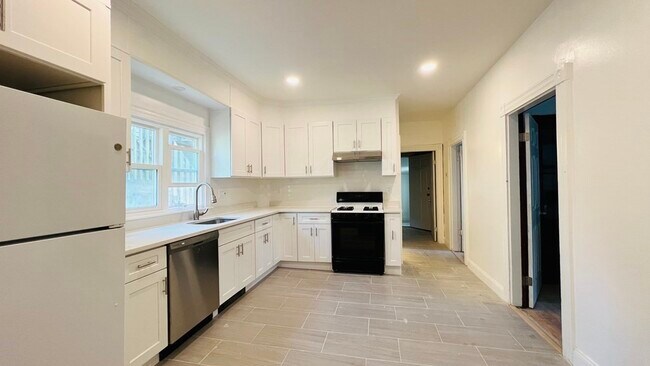 61 Glenwood Rd in Somerville, MA - Building Photo - Building Photo