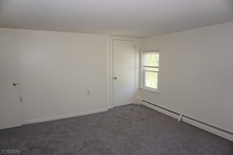 12 Union St in Franklin Township, NJ - Building Photo - Building Photo