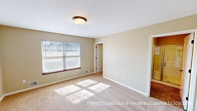 1806 N Creek Cir in Marquette, MI - Building Photo - Building Photo