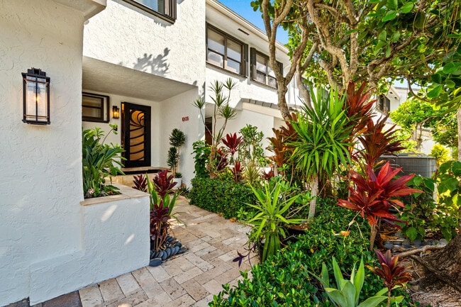 1005 Bel Air Dr in Highland Beach, FL - Building Photo - Building Photo