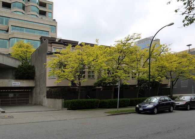 1356-1366 W 8th Ave in Vancouver, BC - Building Photo - Primary Photo