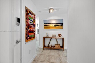 177 Ocean Ln Dr in Key Biscayne, FL - Building Photo - Building Photo