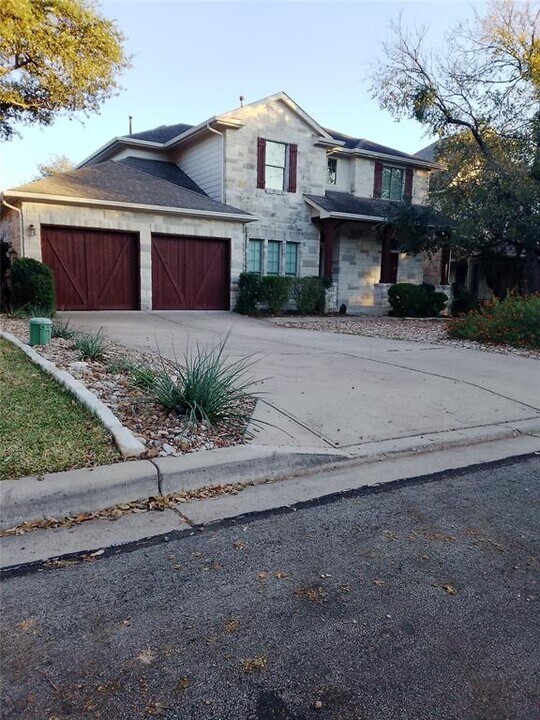 10813 Cap Stone Dr in Austin, TX - Building Photo