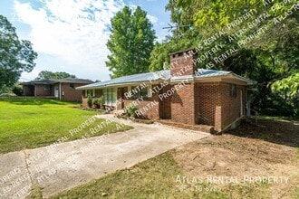 217 Blackmon Cir in Adamsville, AL - Building Photo - Building Photo