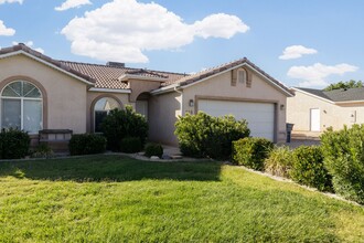 118 S 2000 E in Saint George, UT - Foto de edificio - Building Photo