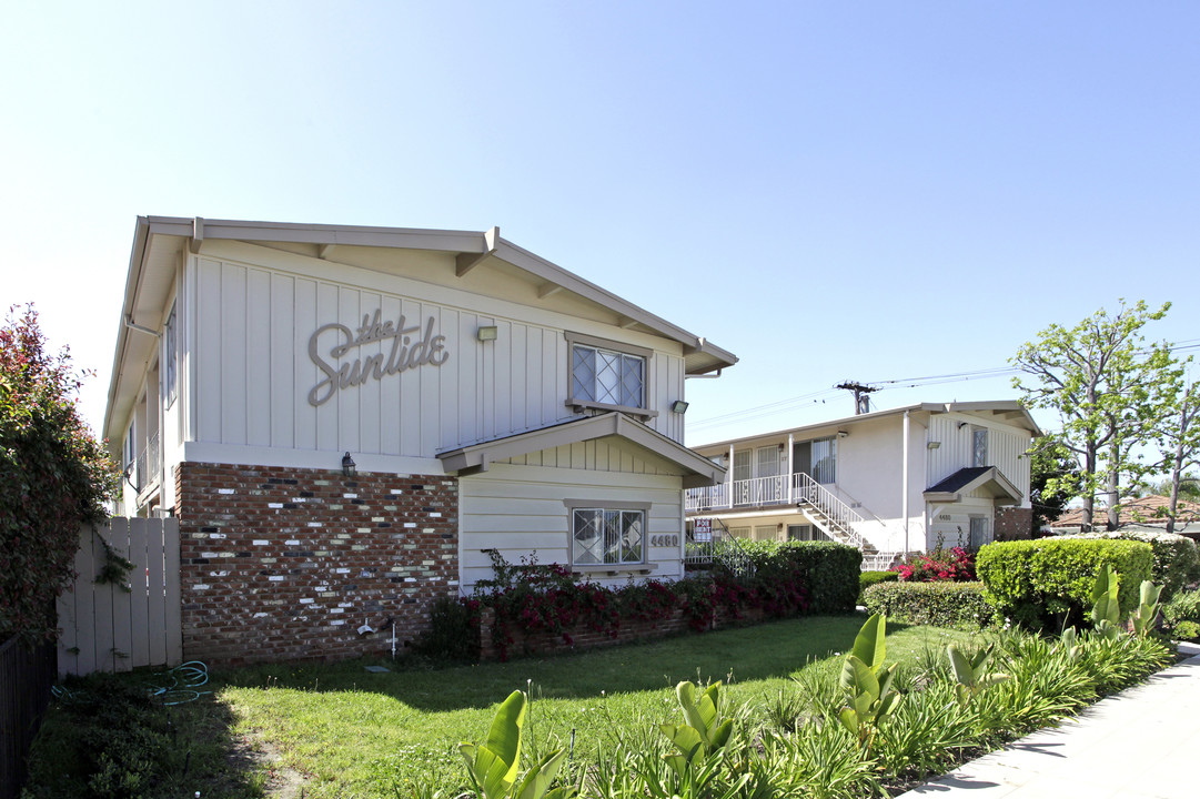 Suntide Apartments in San Diego, CA - Building Photo