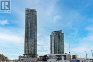 3975 Grand Park Dr in Mississauga, ON - Building Photo