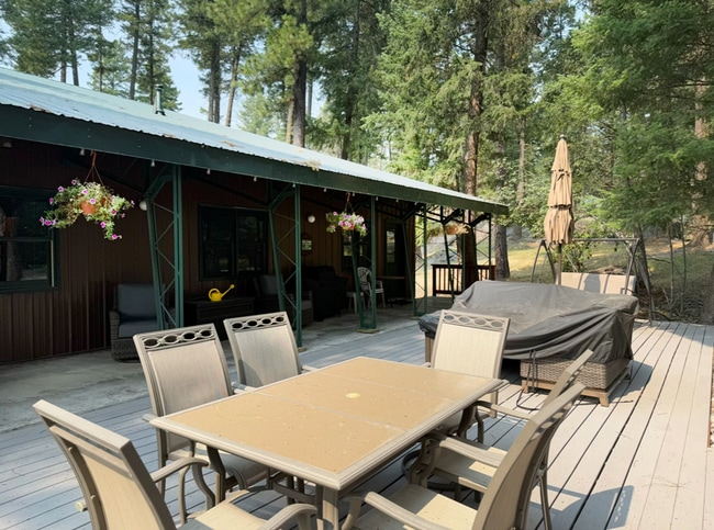 property at 220 Shawnee Dr