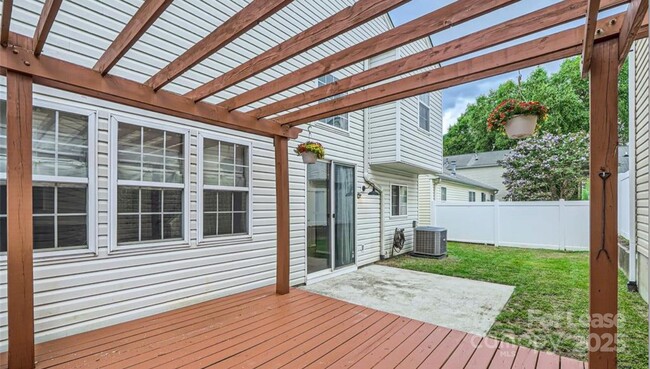 9104 Meadowmont View Dr in Charlotte, NC - Building Photo - Building Photo