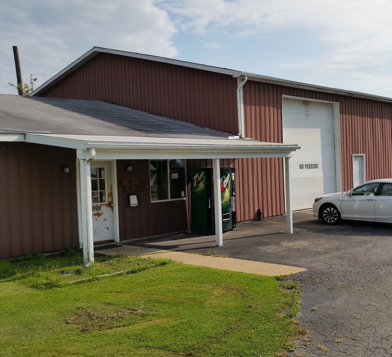 Pine Grove Homes Mobile Home Park in Mercer, PA - Building Photo