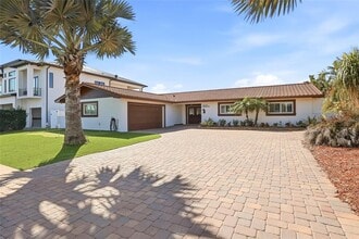 3918 Americana Dr in Tampa, FL - Building Photo - Building Photo