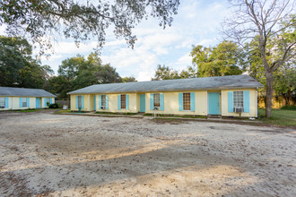 8205 Kipling St, Pensacola, FL 32514 in Pensacola, FL - Building Photo - Other