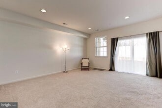 12805 Longford Glen Dr in Germantown, MD - Building Photo - Building Photo