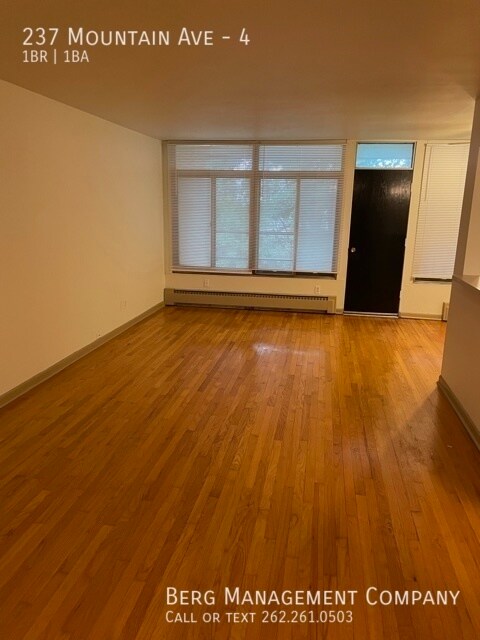 237 Mountain Ave in Waukesha, WI - Building Photo