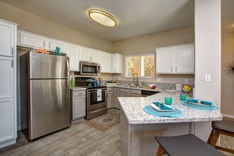 Horizons at South Meadows in Reno, NV - Building Photo - Building Photo