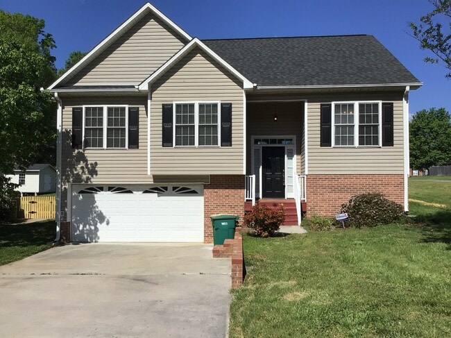 property at 140 Haven Grove Trl