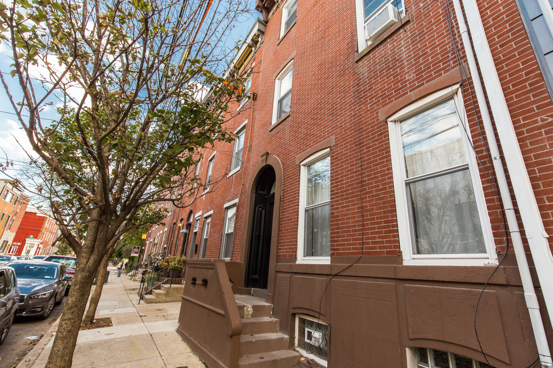 2020 E York St in Philadelphia, PA - Building Photo