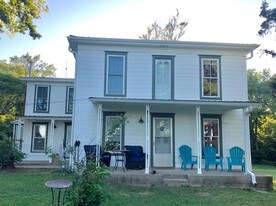 769 E 1650 Rd in Baldwin City, KS - Building Photo