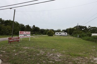 Pinewood Mobile Home Park Apartments