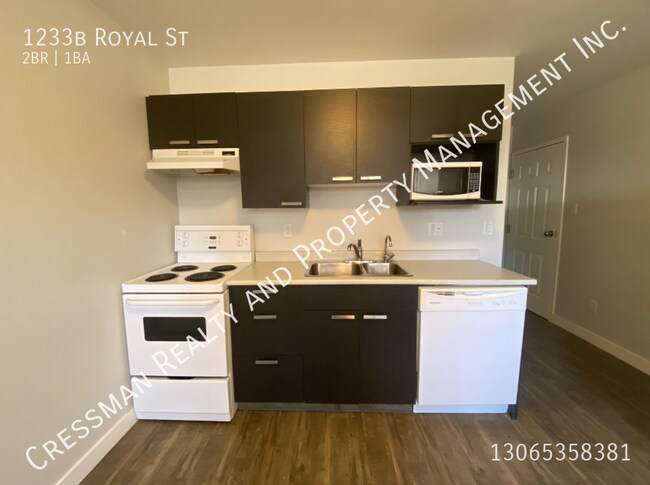 1233 Royal St in Regina, SK - Building Photo - Building Photo