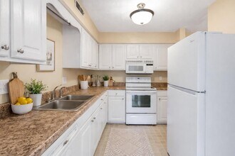 612 Pine Ridge Pl in Raleigh, NC - Building Photo - Building Photo