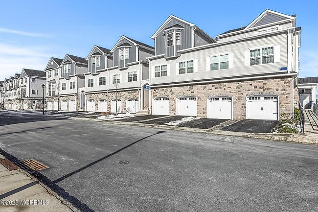 property at 27 Emily Ct