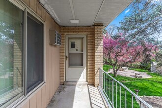 2655 E Maple Rd in Birmingham, MI - Building Photo - Building Photo