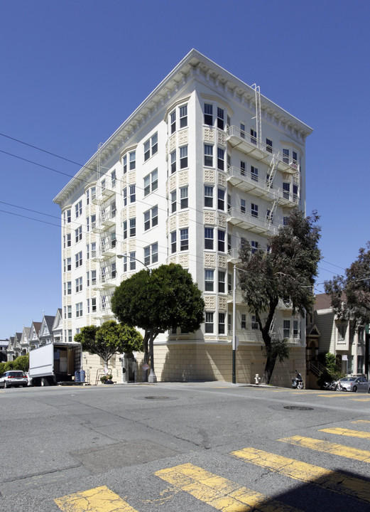 700 Steiner Street in San Francisco, CA - Building Photo