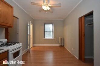3824 N Fremont St, Unit A07C in Chicago, IL - Building Photo - Building Photo