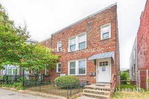 3332 Sherman Ave NW in Washington, DC - Building Photo