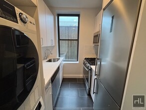 WEST 72 STREET in New York, NY - Building Photo - Building Photo