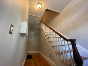 18 North St, Unit #1 in Portland, ME - Foto de edificio - Building Photo