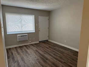 8025 Gravois Rd in St. Louis, MO - Building Photo - Building Photo