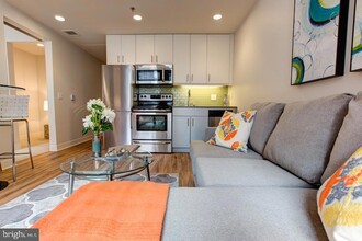 42 S 15th St, Unit 1B-1506 in Philadelphia, PA - Building Photo - Building Photo