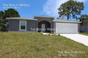 485 Bridgeport Ave NW in Palm Bay, FL - Building Photo