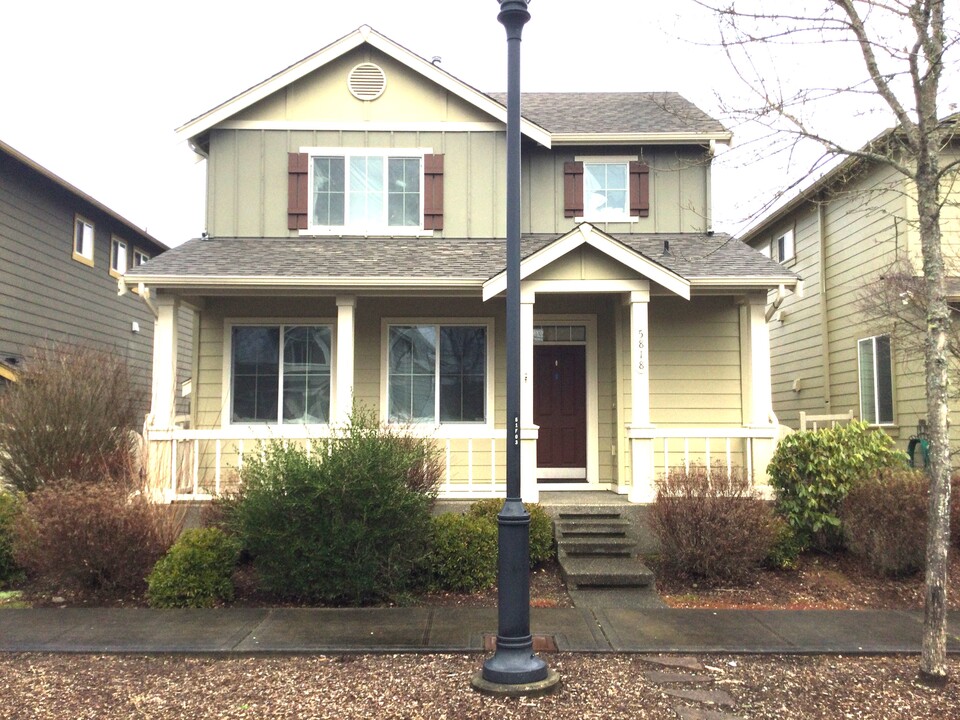 5818 Vermont Ave SE in Lacey, WA - Foto de edificio