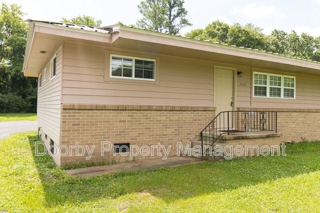 property at 2418 Hickory Valley Rd