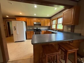 517 Cedar Springs Rd in Athens, TN - Building Photo - Building Photo