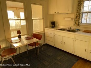 251 Robinson St in Hudson, NY - Building Photo - Building Photo