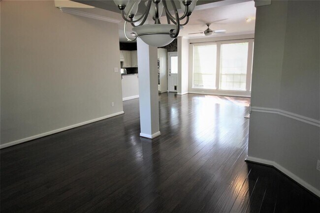 154 E Elm Crescent in Spring, TX - Building Photo - Building Photo