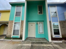 6702 Everhart Rd in Corpus Christi, TX - Building Photo