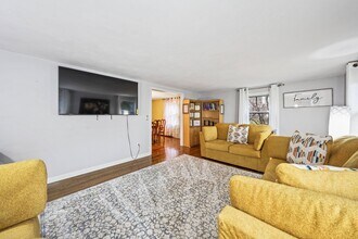 138 Wildwood Cir in Naugatuck, CT - Building Photo - Building Photo