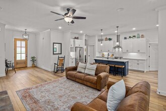 27 Duxford Cir in Bella Vista, AR - Building Photo - Building Photo