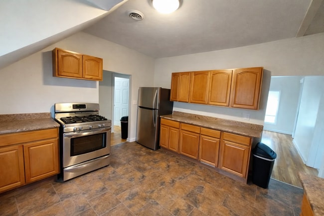 64 Chase Ave in Webster, MA - Building Photo - Building Photo