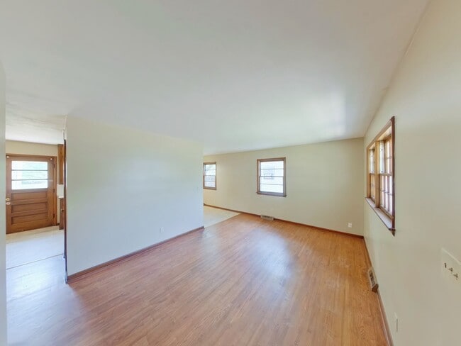 2321 W Sunnybrook St in Wichita, KS - Building Photo - Building Photo